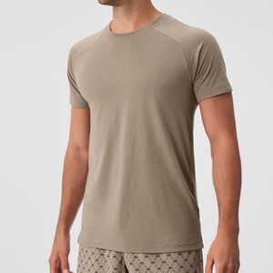 Alo Men’s Triumph Raglan Short-sleeve T-Shirt Size L